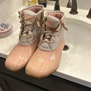 Light pink Sperry rain boots